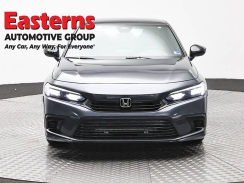 Used 2023 Honda Civic Sport image 2