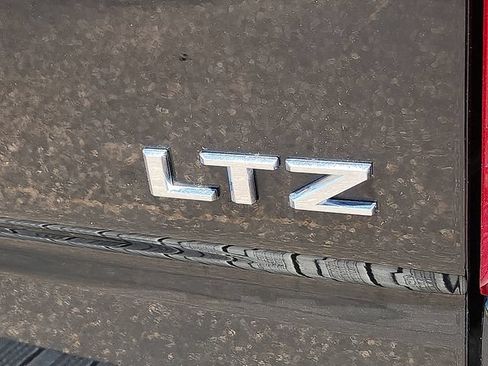 Used 2023 Chevrolet Silverado 1500 LTZ AWD/4WD image 9