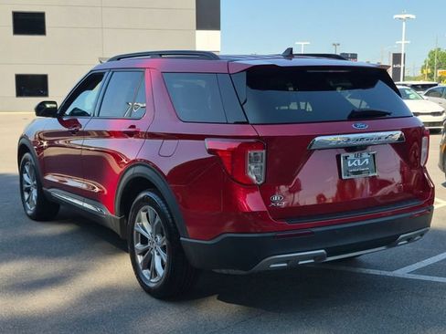 Used 2023 Ford Explorer XLT w/ Equipment Group 202A RWD image 5