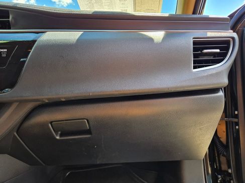 Used 2016 Toyota Corolla LE FWD image 43