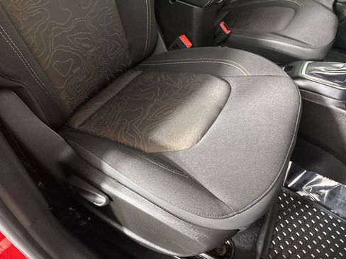 Used 2023 Jeep Renegade Latitude image 30