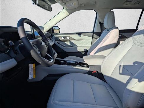 New 2026 Ford Explorer Platinum w/ LUX Leather Package image 4