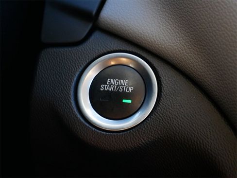 Used 2020 Chevrolet Equinox LT w/ Driver Convenience Package image 23