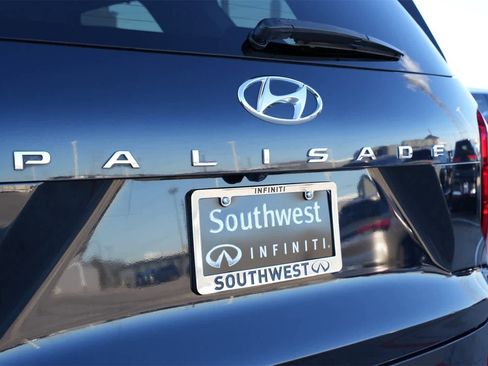 Used 2021 Hyundai Palisade Limited image 18