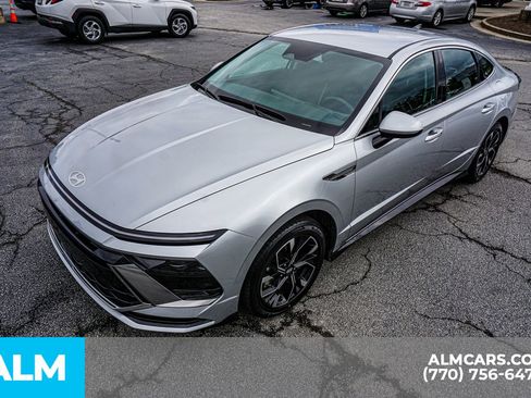 Used 2025 Hyundai Sonata SEL FWD image 19