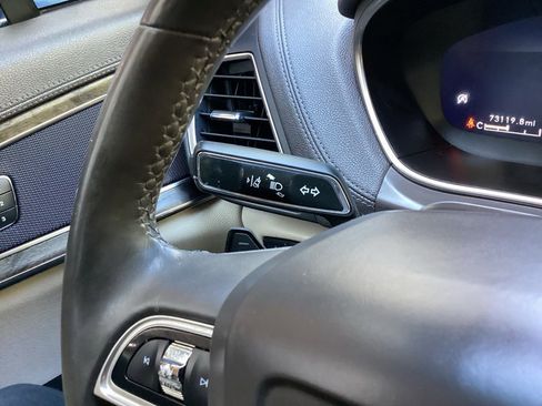 Used 2019 Lincoln Nautilus Select image 47