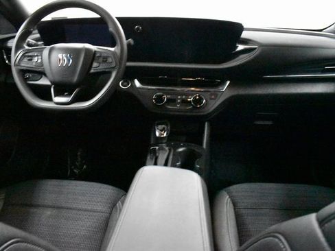 Used 2024 Buick Envista Preferred image 18