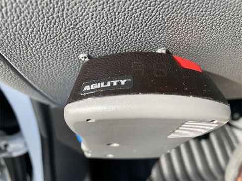 Used 2015 GMC Canyon SL image 17