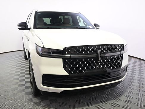 New 2026 Lincoln Navigator Black Label AWD/4WD image 9