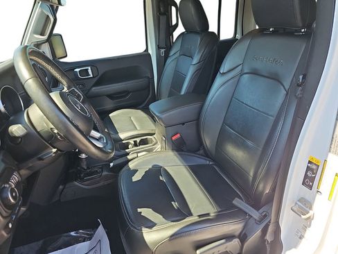 Used 2022 Jeep Wrangler Unlimited Sahara w/ Cold Weather Group AWD/4WD image 15