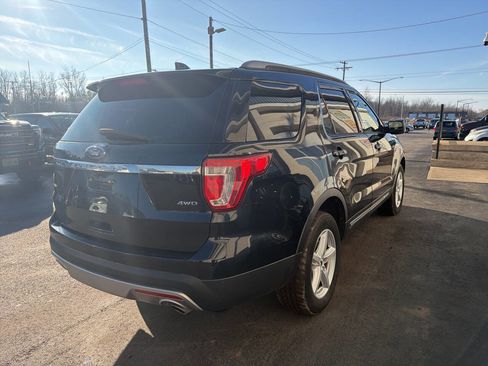 Used 2017 Ford Explorer XLT w/ Equipment Group 201A image 5