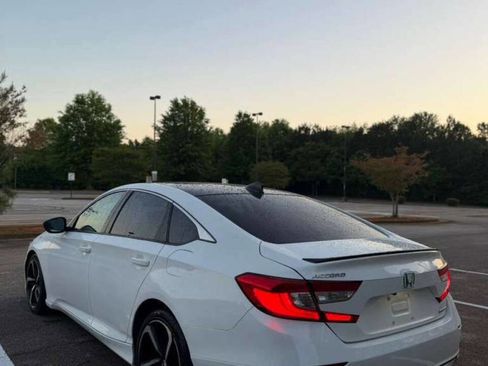 Used 2019 Honda Accord Sport image 4