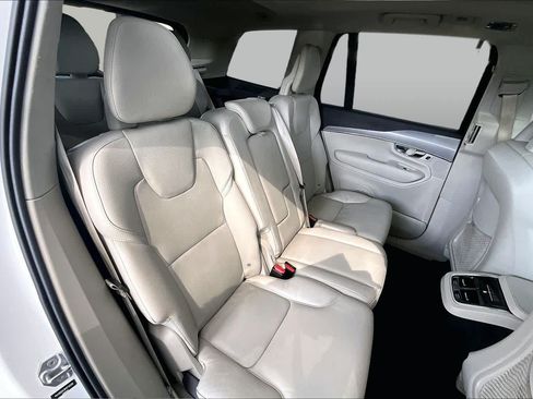 Used 2021 Volvo XC90 T5 Momentum w/ Protection Package Premier FWD image 21