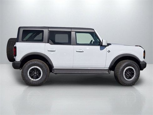 New 2025 Ford Bronco Outer Banks w/ Sasquatch Package image 3