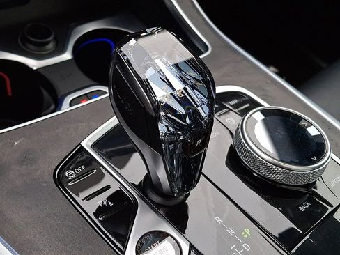 Certified 2022 BMW X7 xDrive40i w/ Executive Package image 13