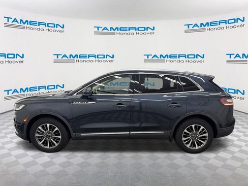 Used 2022 Lincoln Nautilus FWD w/ Premium Package image 2