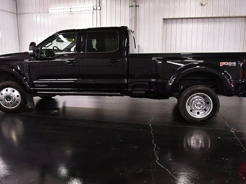 Used 2025 Ford F450 Platinum w/ FX4 Off-Road Package AWD/4WD image 4