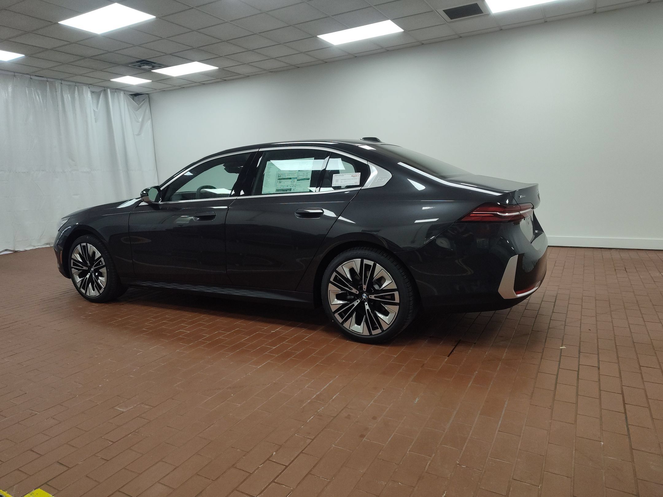 Used 2026 BMW 530i xDrive AWD/4WD image 3