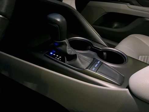 Used 2024 Toyota Camry SE image 16