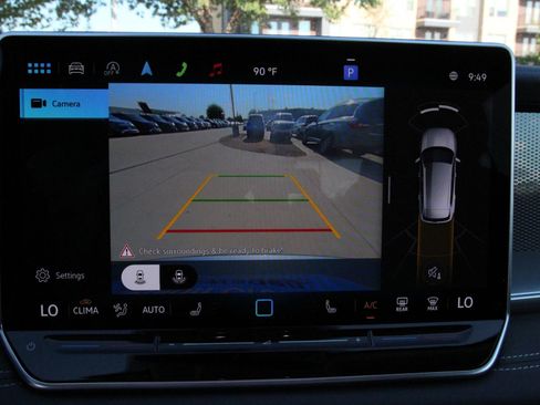 Certified 2025 Volkswagen Tiguan SE FWD image 13
