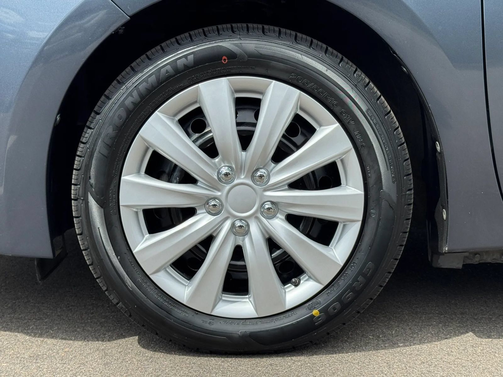Used 2015 Toyota Corolla LE FWD image 23