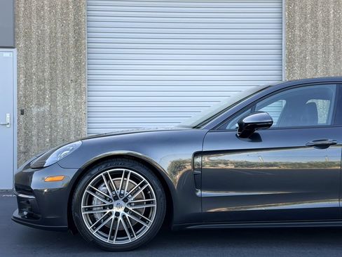 Used 2019 Porsche Panamera image 14