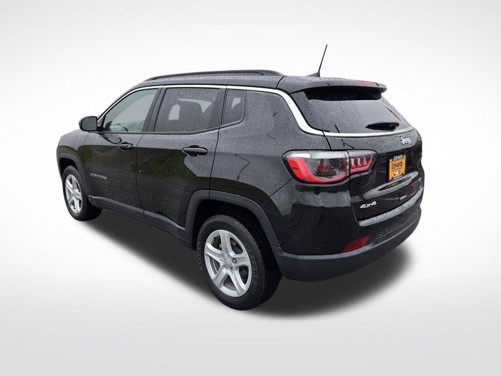 Used 2023 Jeep Compass Latitude w/ Mopar Graphics Package AWD/4WD image 6