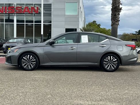 Used 2024 Nissan Altima 2.5 SV image 7
