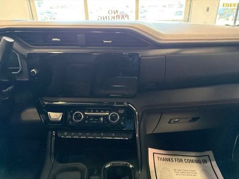 Used 2024 GMC Sierra 2500 AT4 w/ AT4 Premium Plus Package AWD/4WD image 26