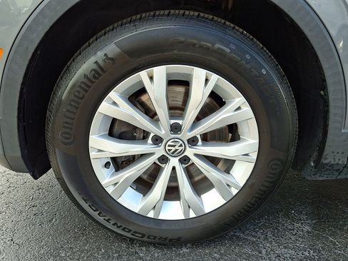 Used 2018 Volkswagen Tiguan SE AWD/4WD image 8