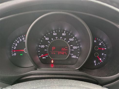 Used 2018 Kia Soul + image 9