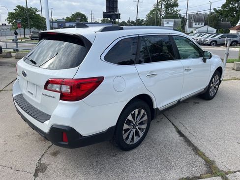 Used 2019 Subaru Outback 2.5i Touring image 5