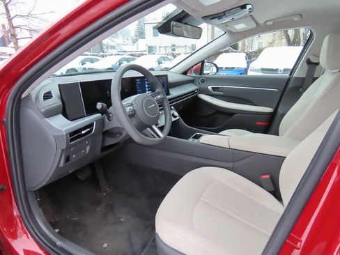 Used 2025 Hyundai Sonata SEL image 2
