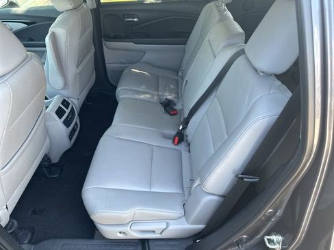 Used 2017 Honda Pilot Touring image 27