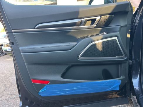 New 2025 Kia Telluride S image 8