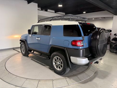 Used 2013 Toyota FJ Cruiser 4WD w/ Convenience Pkg image 15
