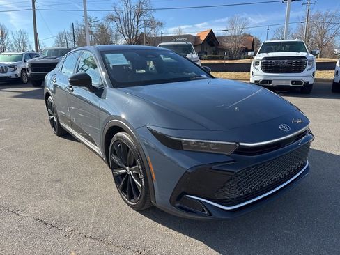 Used 2026 Toyota Crown Nightshade image 7