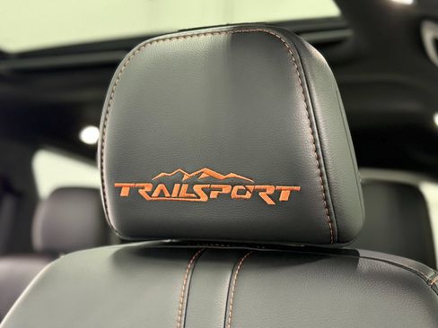 Used 2024 Honda Pilot TrailSport image 13