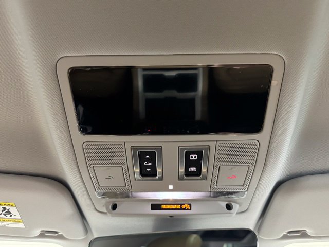New 2025 Land Rover Defender 110 X-Dynamic SE AWD/4WD image 21