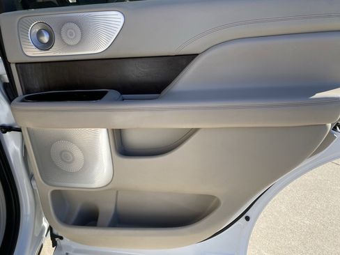 Used 2020 Lincoln Navigator Reserve w/ Luxury Package image 7