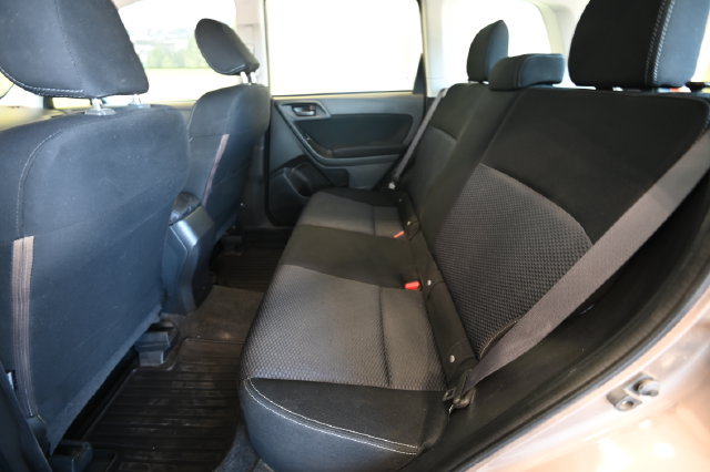 Used 2014 Subaru Forester 2.5i AWD/4WD image 7