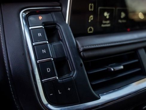 Used 2023 GMC Yukon SLE image 23