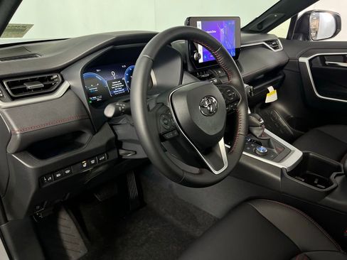 Used 2025 Toyota RAV4 XSE image 22