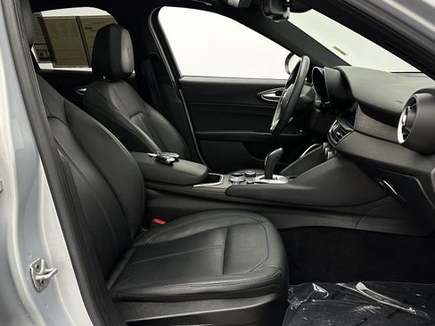 Used 2022 Alfa Romeo Giulia Ti image 39