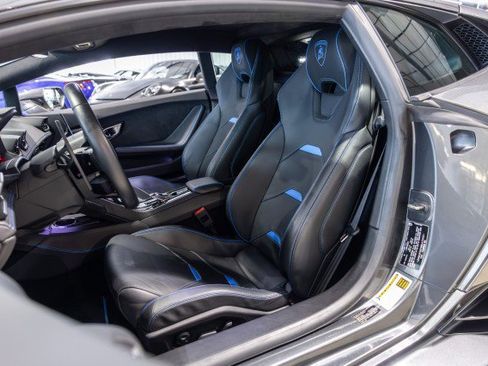Used 2021 Lamborghini Huracan EVO image 34