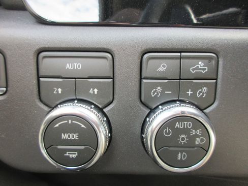 New 2026 GMC Sierra 1500 SLT w/ SLT Premium Plus Package AWD/4WD image 16