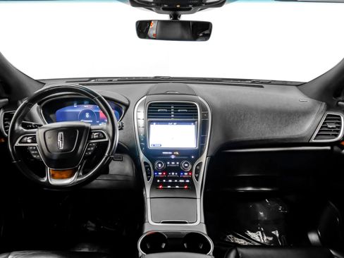 Used 2019 Lincoln Nautilus Select image 8