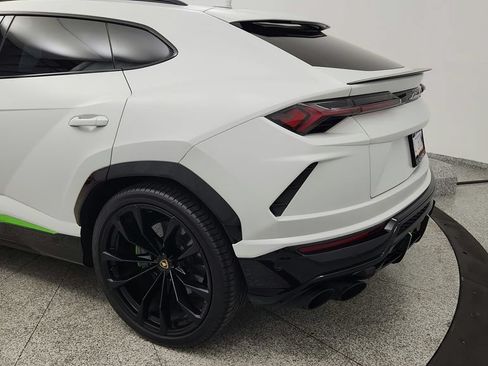 Used 2020 Lamborghini Urus AWD/4WD image 18