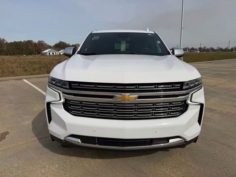 Used 2023 Chevrolet Suburban Premier image 8