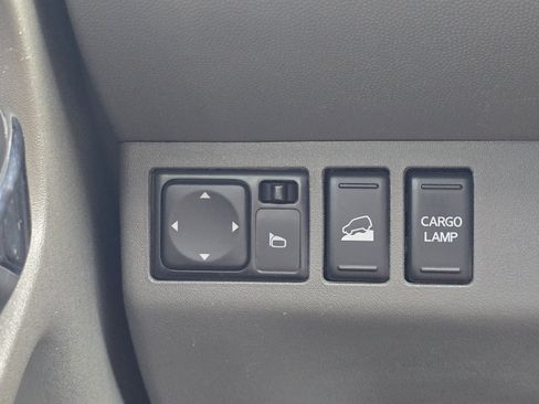 Used 2021 Nissan Frontier SV w/ Midnight Edition Floor Mats AWD/4WD image 23